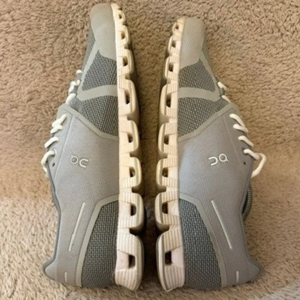 On Cloud Running Shoes Sneakers Mens 11.5 Gray Lightweight Athletic Trainers